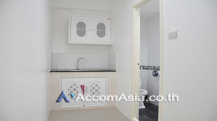  1  Office Space For Rent in Sukhumvit ,Bangkok BTS Phra khanong at Park Avenue AA14001